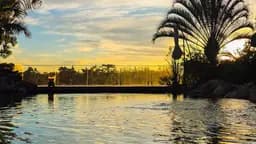 Piscina ao Entardecer